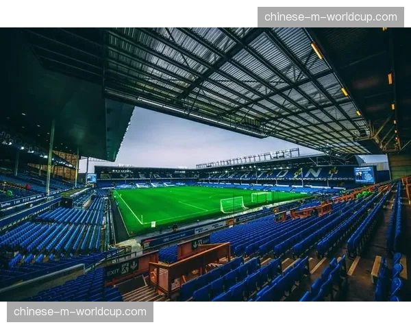 分析报告：评估在部分西甲球场试行站立看台区的安全与商业影响