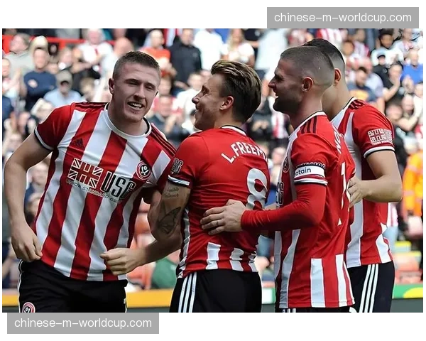 更衣室纪实:跟随镜头走进一支英超中游球队赛前的高位压迫战术部署会